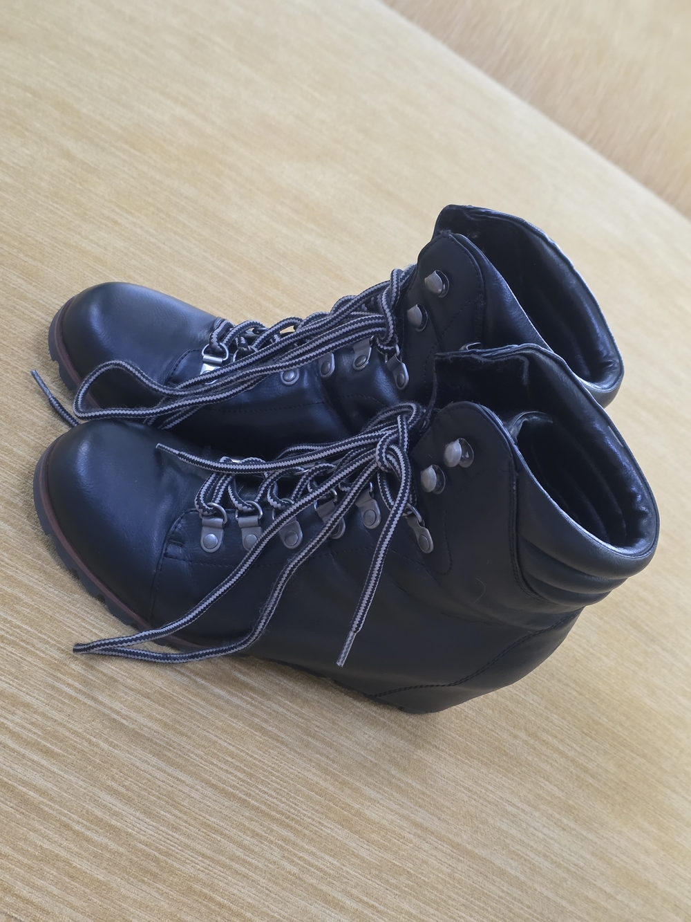 Esprit Black Lace-Up Ankle Boots with Contrast Laces 7.5